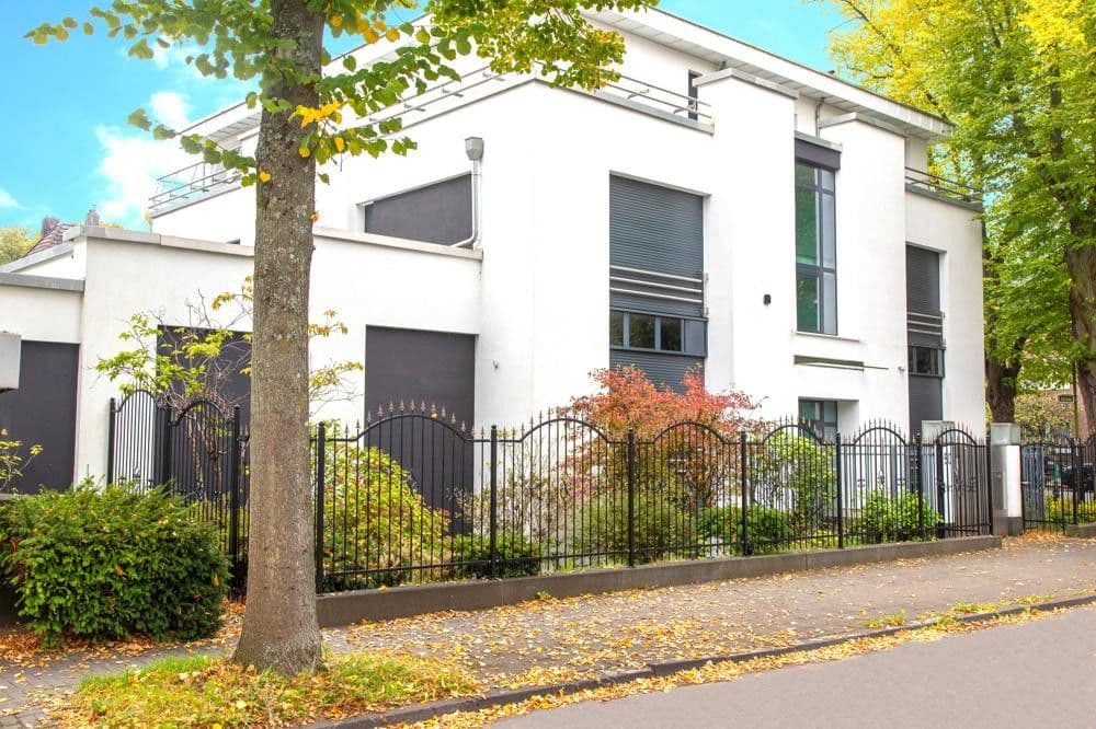 Prodej domu 698 m², pozemek 856 m², Düsseldorf, Severní Porýní-Vestfálsko Prodej domu 698 m², pozemek 856 m², Düsseldorf, Severní Porýní-Vestfálsko