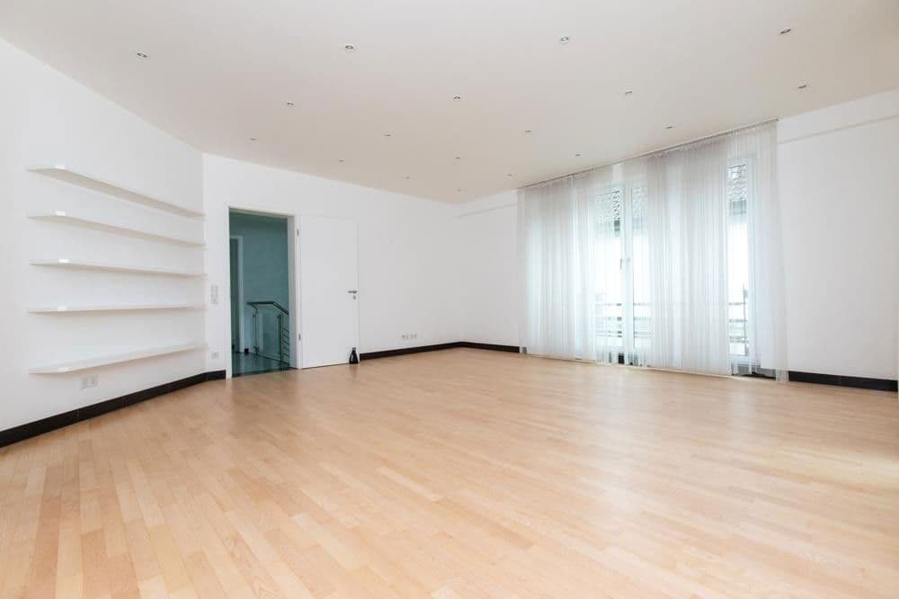 Prodej domu 698 m², pozemek 856 m², Düsseldorf, Severní Porýní-Vestfálsko Prodej domu 698 m², pozemek 856 m², Düsseldorf, Severní Porýní-Vestfálsko