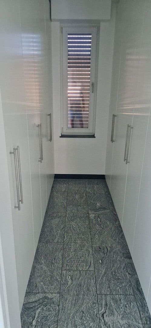 Prodej domu 698 m², pozemek 856 m², Düsseldorf, Severní Porýní-Vestfálsko Prodej domu 698 m², pozemek 856 m², Düsseldorf, Severní Porýní-Vestfálsko