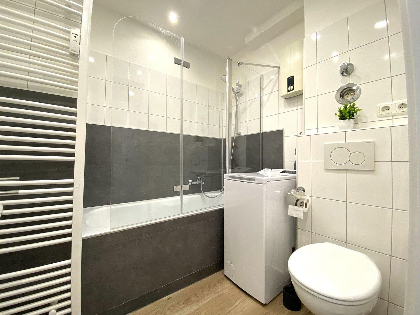 Pronájem bytu 1+1 34 m², Bremen, Bremen Pronájem bytu 1+1 34 m², Bremen, Bremen