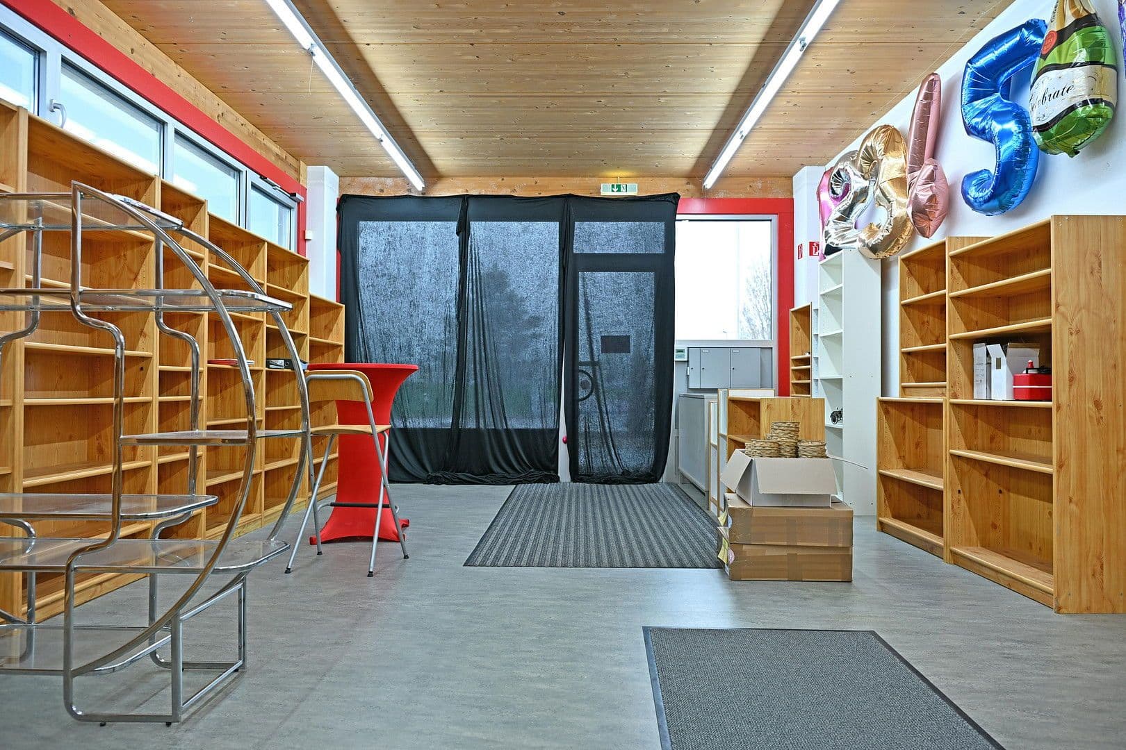 Prodej nebytového prostoru 5.000 m², Bad Säckingen, Bádensko-Württembersko Prodej nebytového prostoru 5.000 m², Bad Säckingen, Bádensko-Württembersko