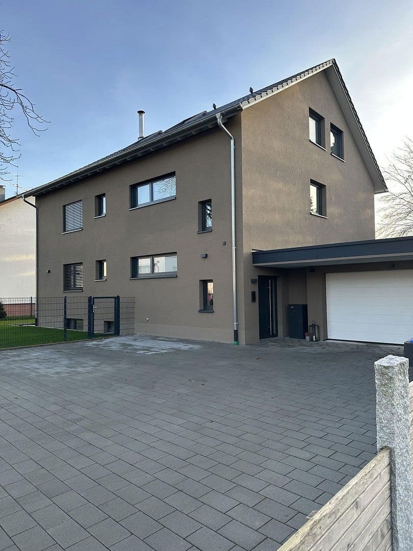 Pronájem bytu 3+1 95 m², Kapellenstr. 20, Bad Krozingen, Bádensko-Württembersko Pronájem bytu 3+1 95 m², Kapellenstr. 20, Bad Krozingen, Bádensko-Württembersko