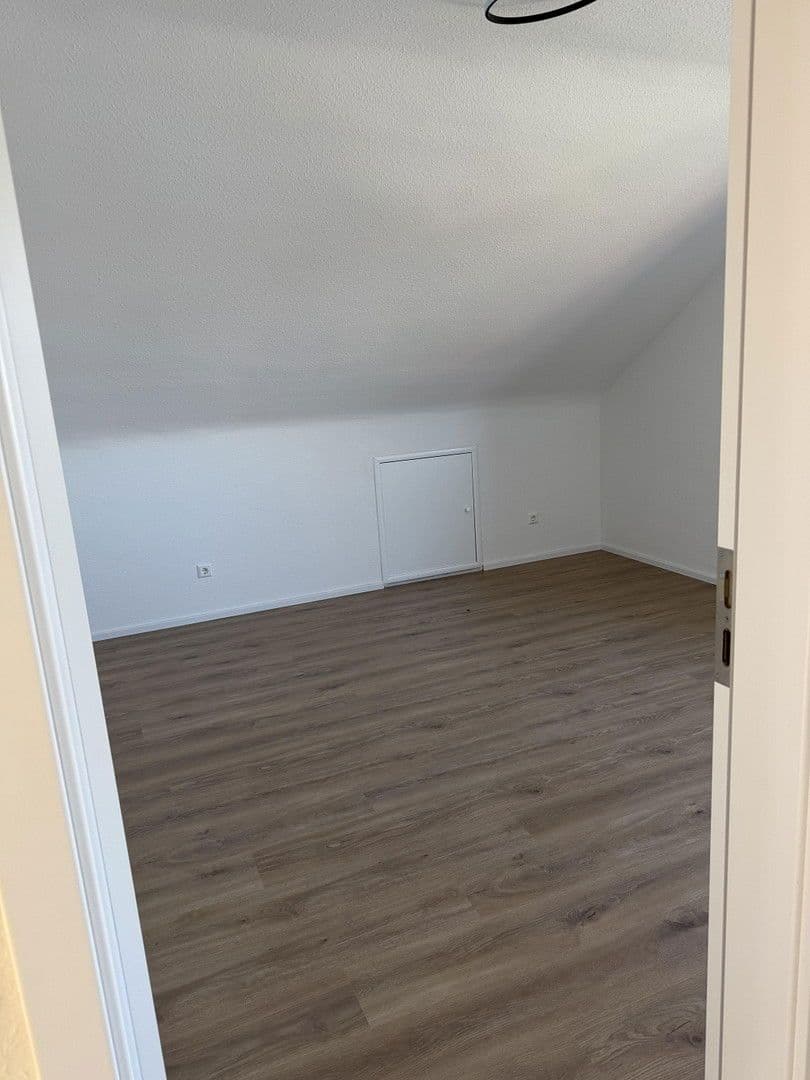 Pronájem bytu 3+1 95 m², Kapellenstr. 20, Bad Krozingen, Bádensko-Württembersko Pronájem bytu 3+1 95 m², Kapellenstr. 20, Bad Krozingen, Bádensko-Württembersko