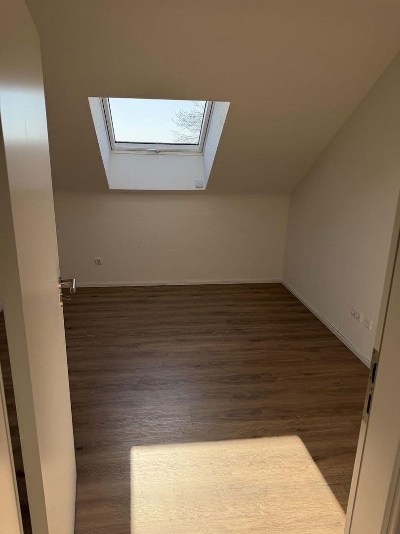 Pronájem bytu 3+1 95 m², Kapellenstr. 20, Bad Krozingen, Bádensko-Württembersko Pronájem bytu 3+1 95 m², Kapellenstr. 20, Bad Krozingen, Bádensko-Württembersko