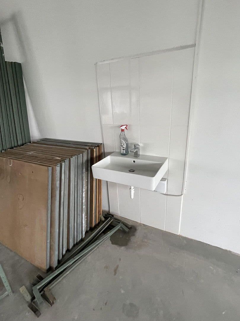 Pronájem nebytového prostoru 260 m², Ditzingen, Bádensko-Württembersko Pronájem nebytového prostoru 260 m², Ditzingen, Bádensko-Württembersko