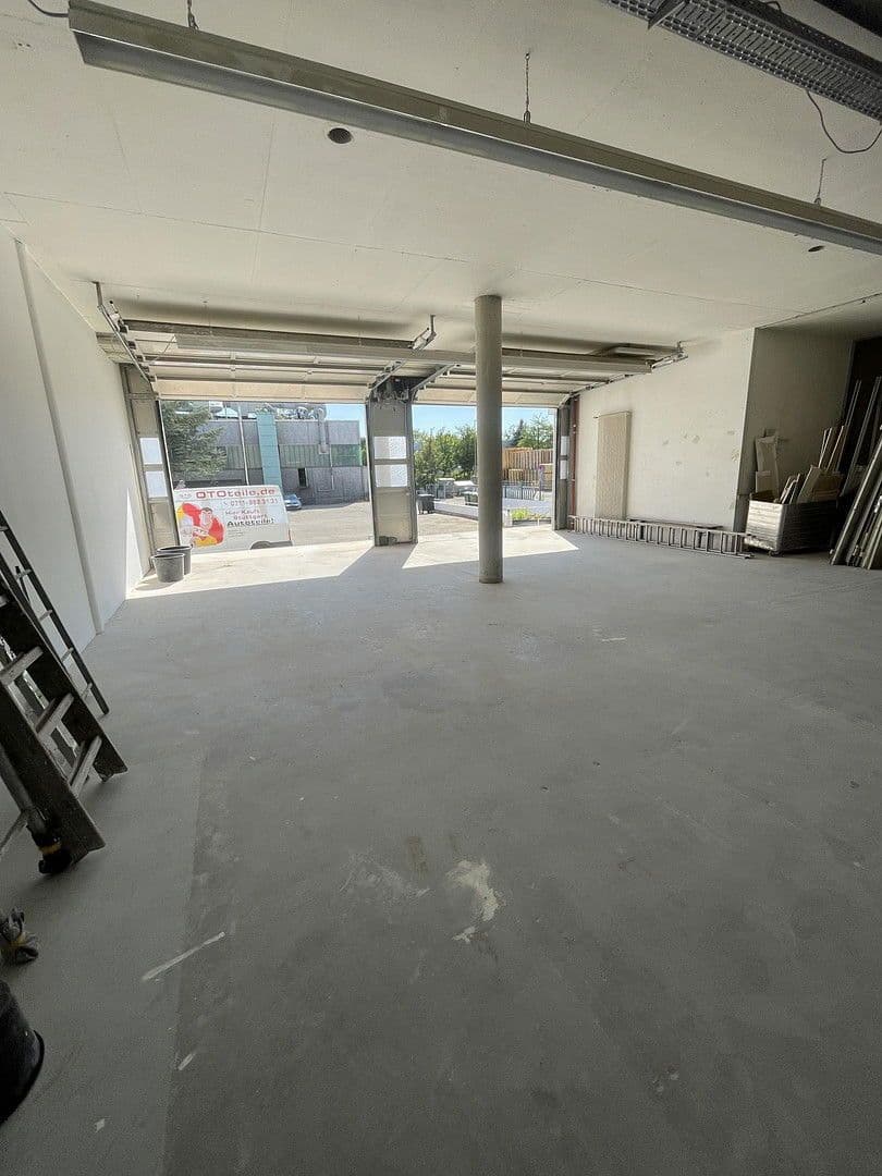 Pronájem nebytového prostoru 260 m², Ditzingen, Bádensko-Württembersko Pronájem nebytového prostoru 260 m², Ditzingen, Bádensko-Württembersko