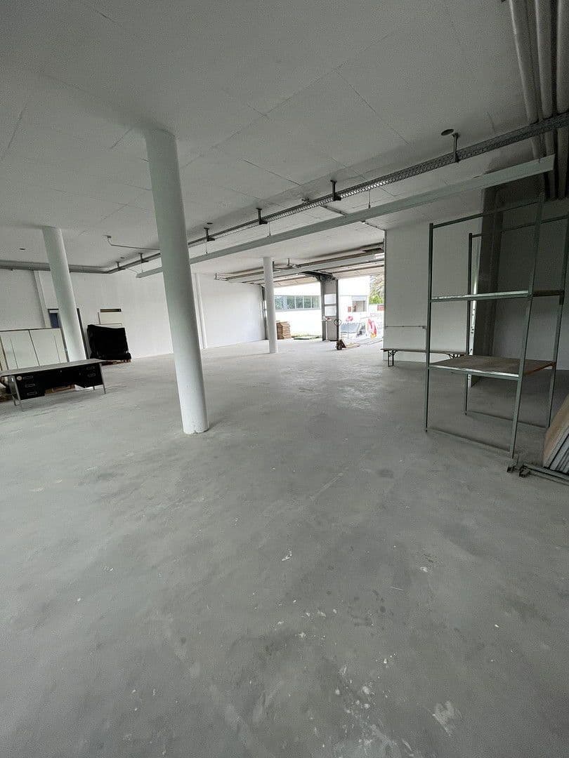 Pronájem nebytového prostoru 260 m², Ditzingen, Bádensko-Württembersko Pronájem nebytového prostoru 260 m², Ditzingen, Bádensko-Württembersko