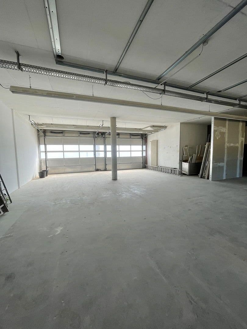 Pronájem nebytového prostoru 260 m², Ditzingen, Bádensko-Württembersko Pronájem nebytového prostoru 260 m², Ditzingen, Bádensko-Württembersko