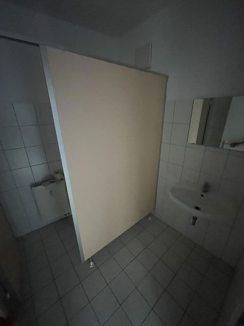 Pronájem nebytového prostoru 260 m², Ditzingen, Bádensko-Württembersko Pronájem nebytového prostoru 260 m², Ditzingen, Bádensko-Württembersko