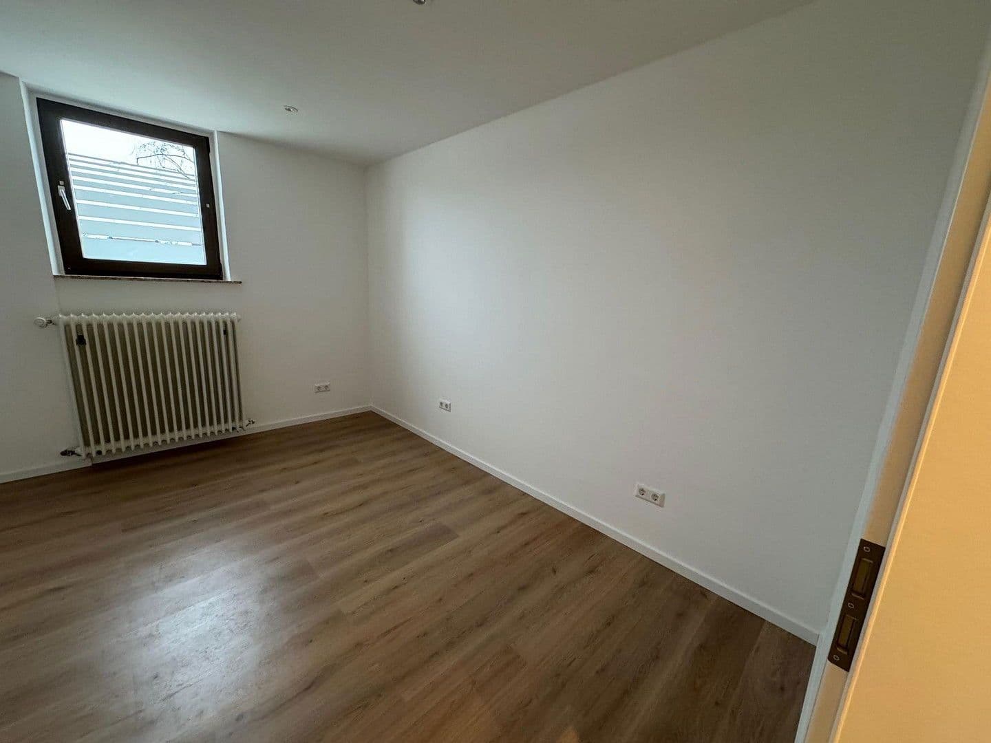Pronájem bytu 2+1 68 m², Obere Hauptstrasse, Lustadt, Porýní-Falc Pronájem bytu 2+1 68 m², Obere Hauptstrasse, Lustadt, Porýní-Falc