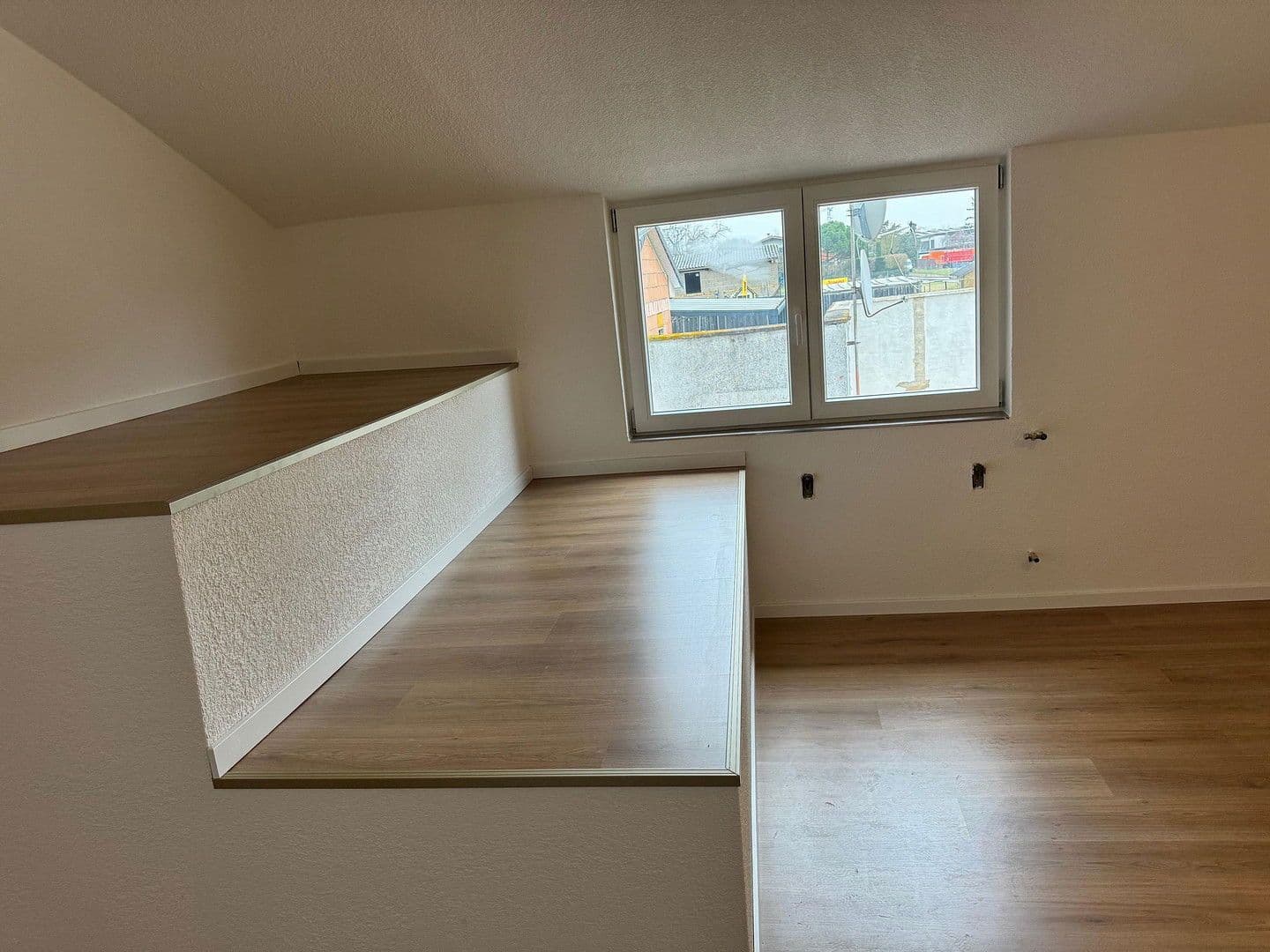 Pronájem bytu 2+1 68 m², Obere Hauptstrasse, Lustadt, Porýní-Falc Pronájem bytu 2+1 68 m², Obere Hauptstrasse, Lustadt, Porýní-Falc