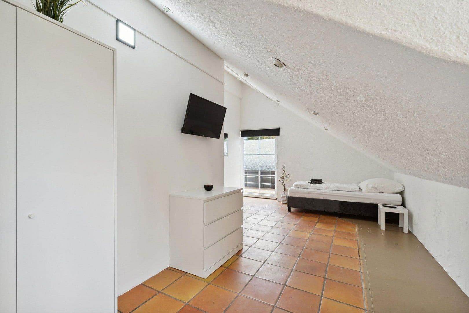 Pronájem bytu 1+1 16 m², Iltisstr. 9, München, Bavorsko Pronájem bytu 1+1 16 m², Iltisstr. 9, München, Bavorsko