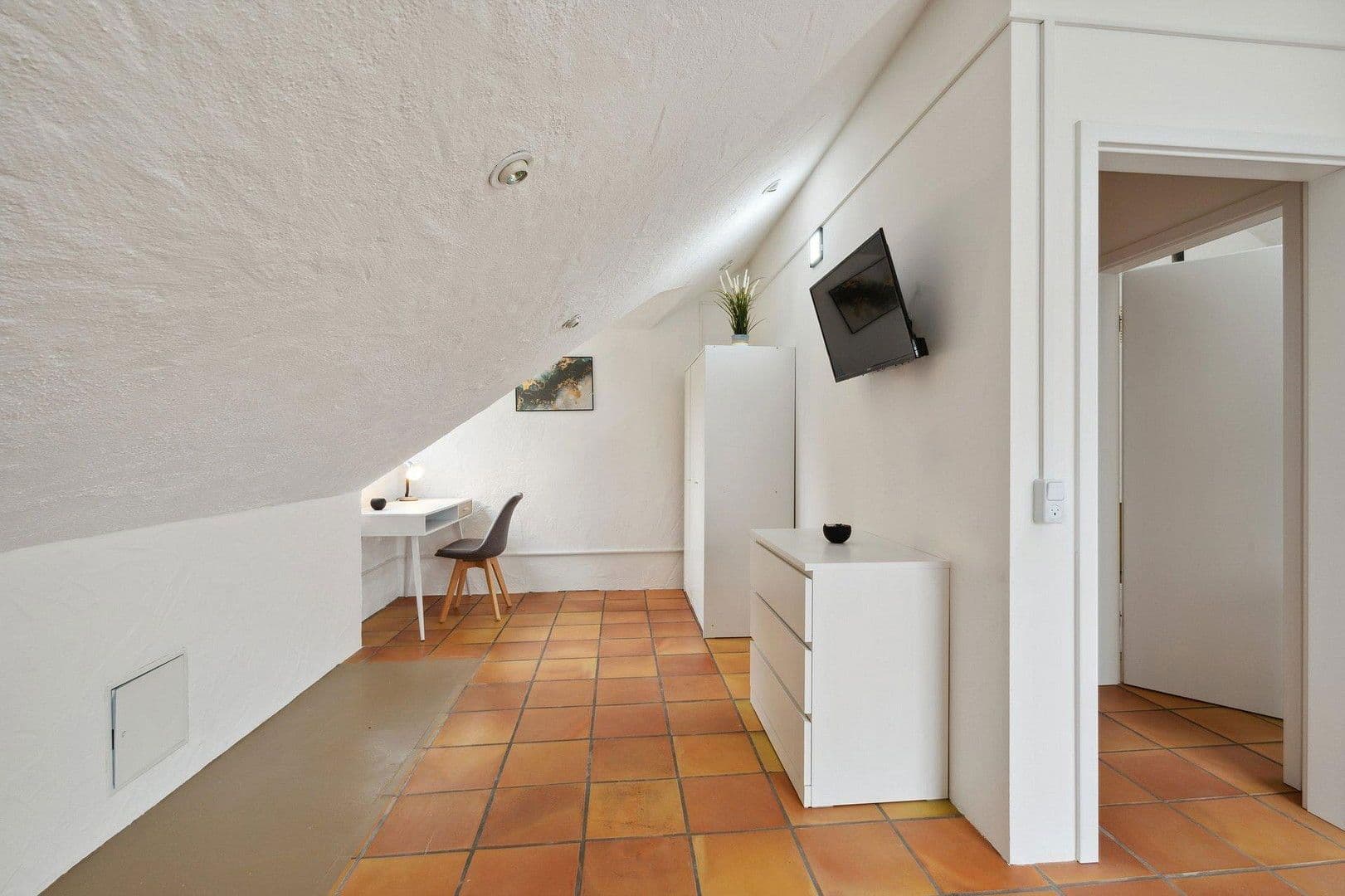 Pronájem bytu 1+1 16 m², Iltisstr. 9, München, Bavorsko Pronájem bytu 1+1 16 m², Iltisstr. 9, München, Bavorsko