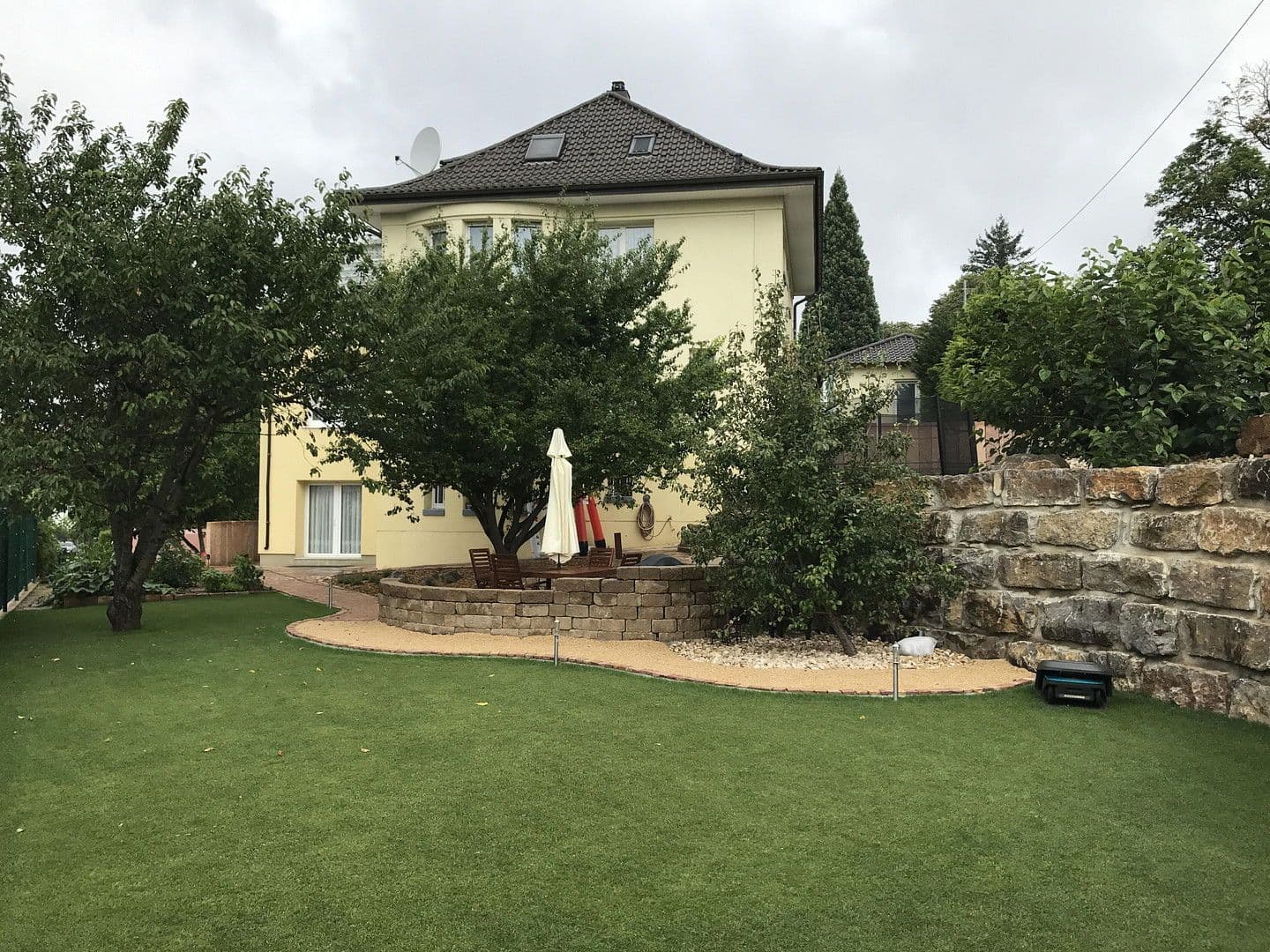 Prodej domu 240 m², pozemek 1.061 m², Wilferdingerstr. 5, Pforzheim, Bádensko-Württembersko Prodej domu 240 m², pozemek 1.061 m², Wilferdingerstr. 5, Pforzheim, Bádensko-Württembersko