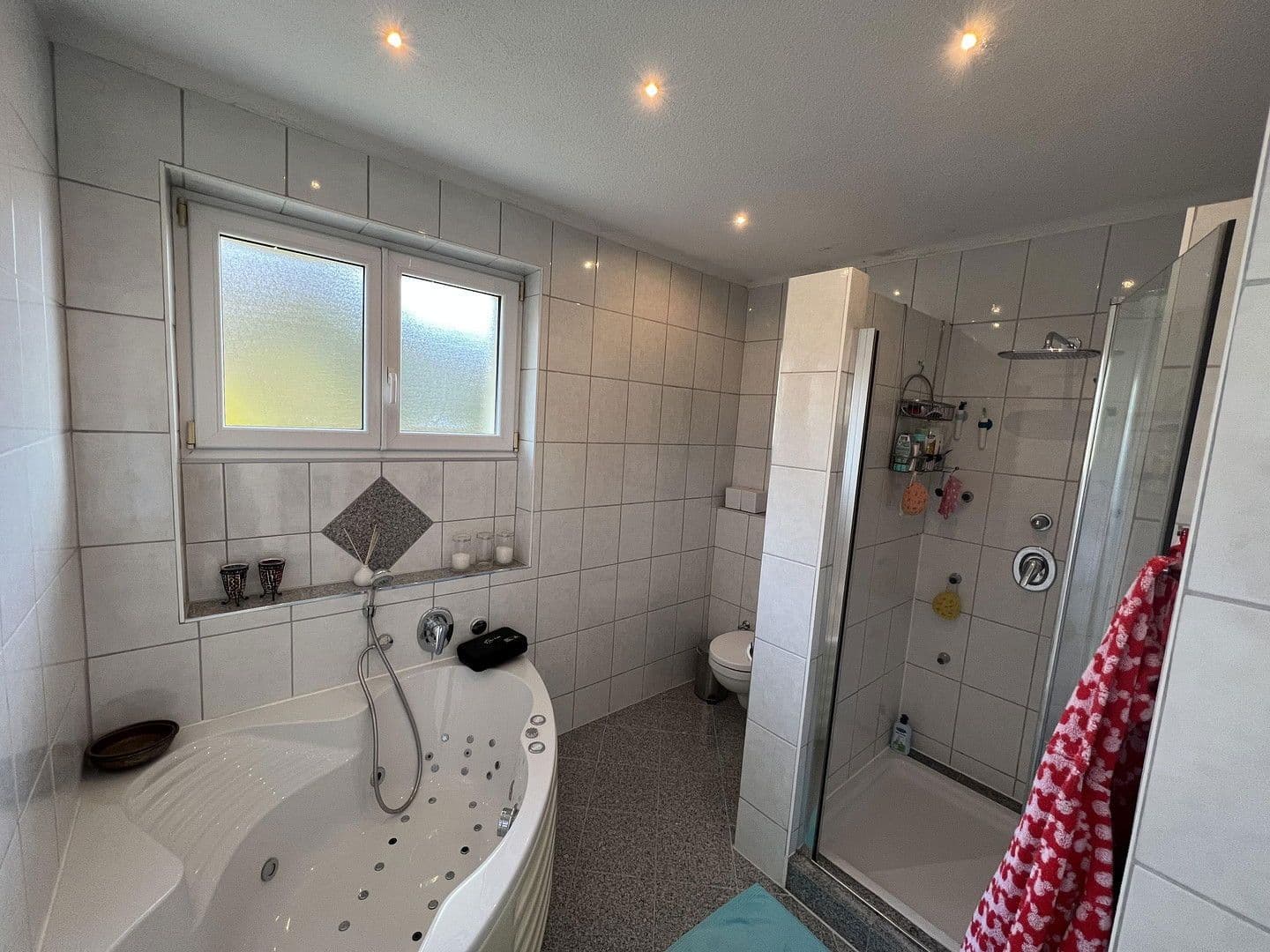 Prodej domu 240 m², pozemek 1.061 m², Wilferdingerstr. 5, Pforzheim, Bádensko-Württembersko Prodej domu 240 m², pozemek 1.061 m², Wilferdingerstr. 5, Pforzheim, Bádensko-Württembersko