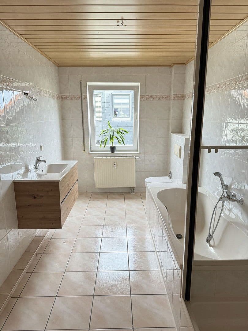 Pronájem bytu 3+1 90 m², Birkenweg 9, Gornau, Sasko Pronájem bytu 3+1 90 m², Birkenweg 9, Gornau, Sasko