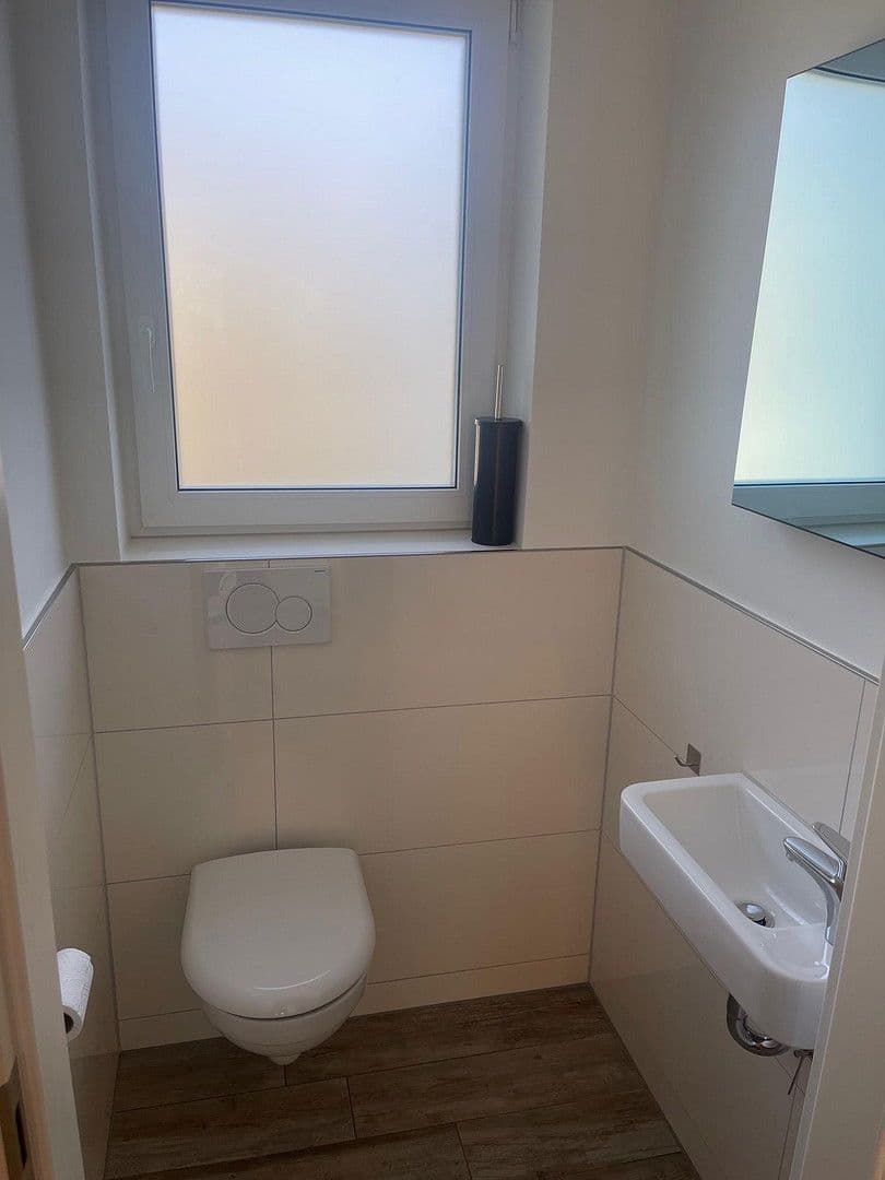 Pronájem bytu 3+1 90 m², Neuwied, Porýní-Falc Pronájem bytu 3+1 90 m², Neuwied, Porýní-Falc