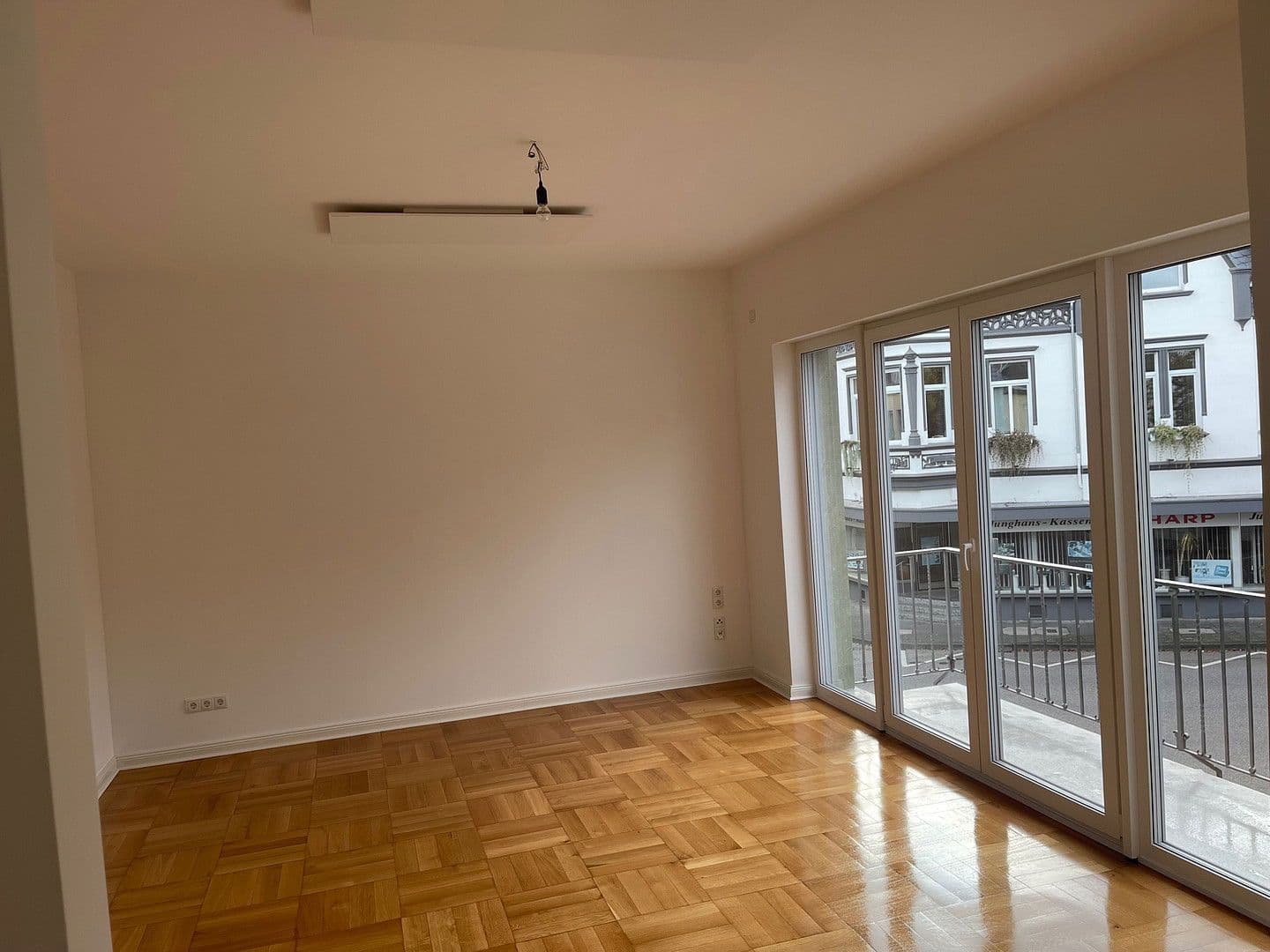 Pronájem bytu 3+1 90 m², Neuwied, Porýní-Falc Pronájem bytu 3+1 90 m², Neuwied, Porýní-Falc