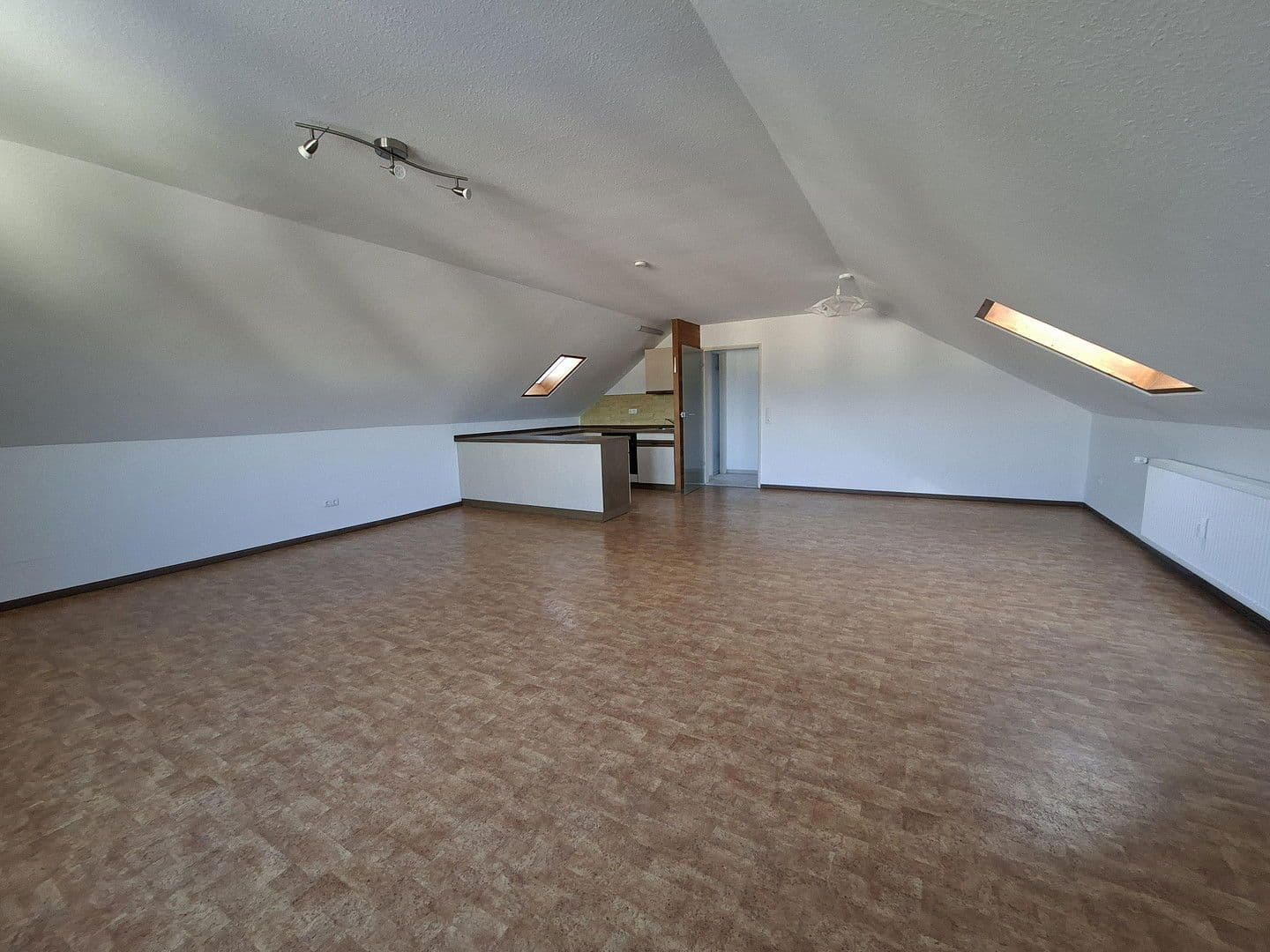 Pronájem bytu 1+1 42 m², Bischofsheim, Hessen Pronájem bytu 1+1 42 m², Bischofsheim, Hessen