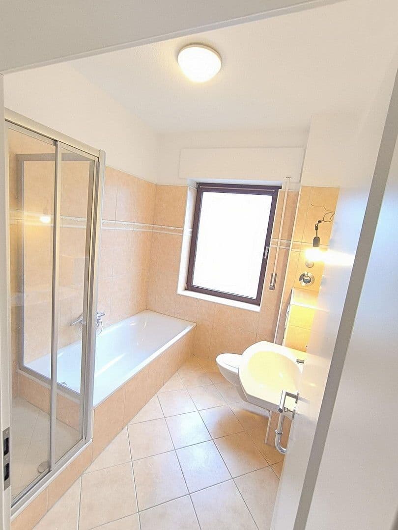 Pronájem bytu 3+1 107 m², Reichshofstr. 123, Schwerte, Severní Porýní-Vestfálsko Pronájem bytu 3+1 107 m², Reichshofstr. 123, Schwerte, Severní Porýní-Vestfálsko