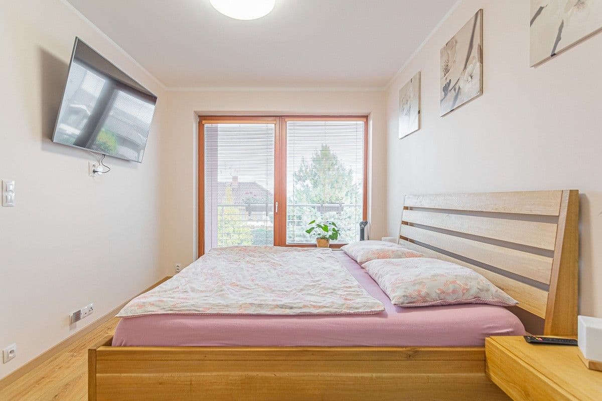 Prodej domu 162 m², pozemek 381 m², Zvoncová, Roztoky, Středočeský kraj Prodej domu 162 m², pozemek 381 m², Zvoncová, Roztoky, Středočeský kraj