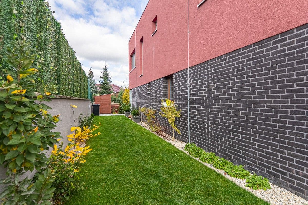 Prodej domu 162 m², pozemek 381 m², Zvoncová, Roztoky, Středočeský kraj Prodej domu 162 m², pozemek 381 m², Zvoncová, Roztoky, Středočeský kraj