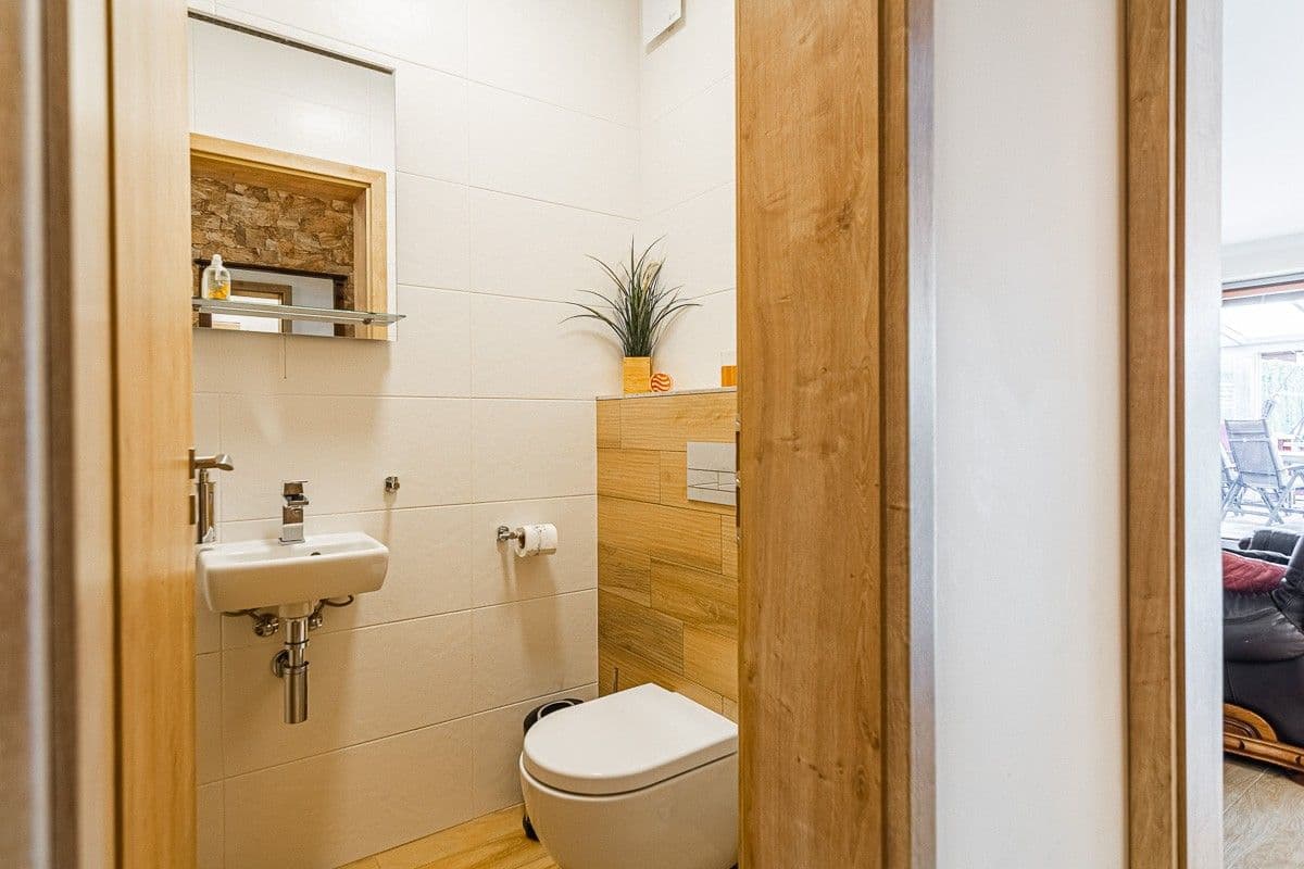 Prodej domu 162 m², pozemek 381 m², Zvoncová, Roztoky, Středočeský kraj Prodej domu 162 m², pozemek 381 m², Zvoncová, Roztoky, Středočeský kraj