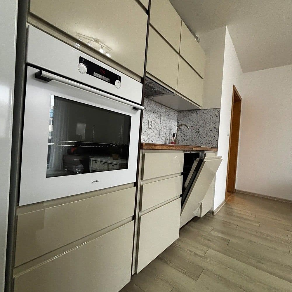 Pronájem bytu 3+kk 77 m², Žitná, Hostivice, Středočeský kraj Pronájem bytu 3+kk 77 m², Žitná, Hostivice, Středočeský kraj