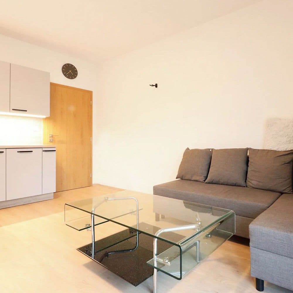 Pronájem bytu 1+1 42 m², Žitná, Hostivice, Středočeský kraj Pronájem bytu 1+1 42 m², Žitná, Hostivice, Středočeský kraj