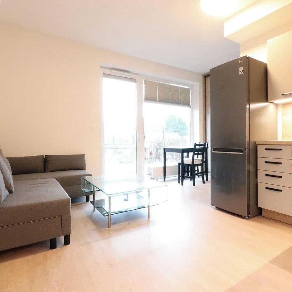 Pronájem bytu 1+1 42 m², Žitná, Hostivice, Středočeský kraj Pronájem bytu 1+1 42 m², Žitná, Hostivice, Středočeský kraj