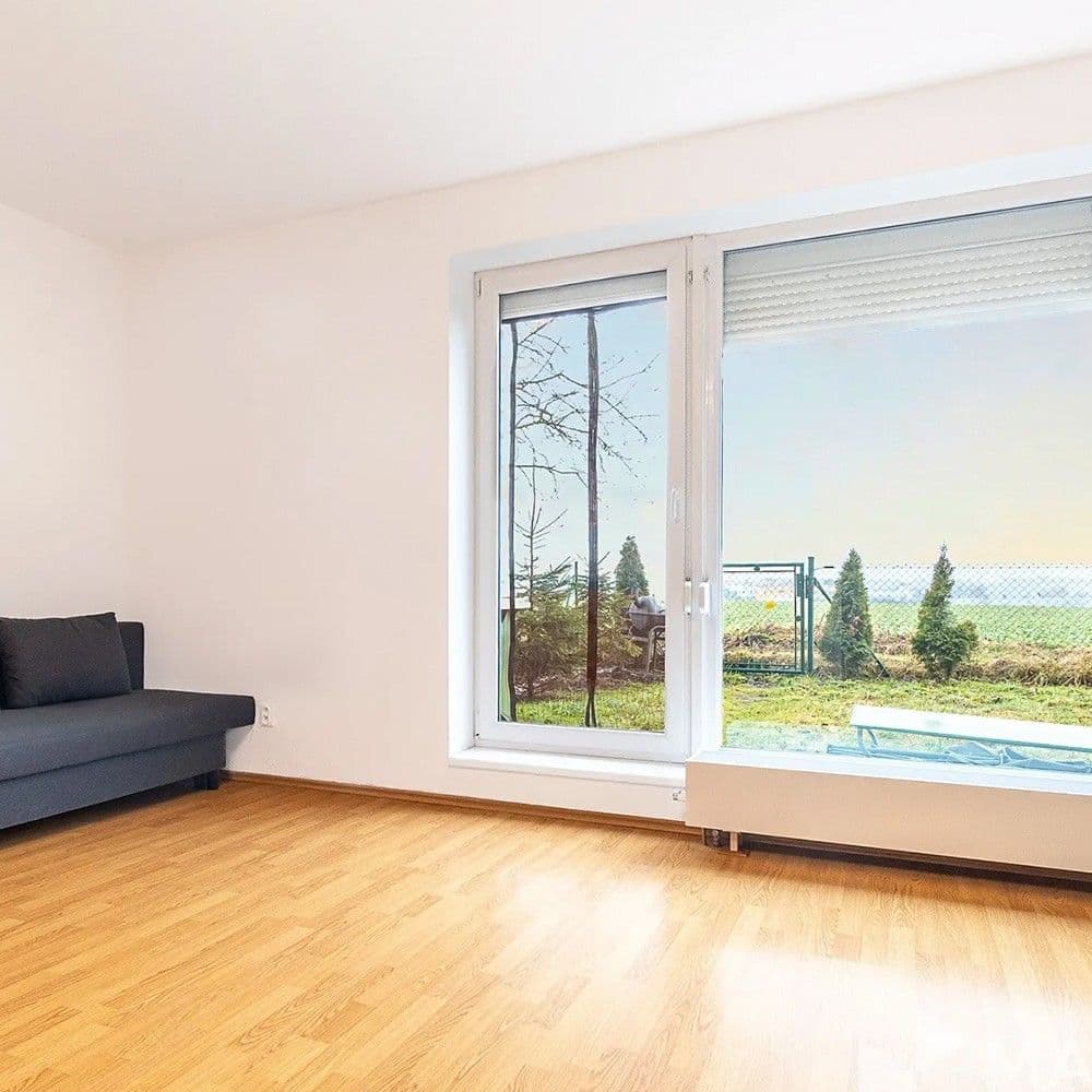 Pronájem bytu 1+1 71 m², Žitná, Hostivice, Středočeský kraj Pronájem bytu 1+1 71 m², Žitná, Hostivice, Středočeský kraj