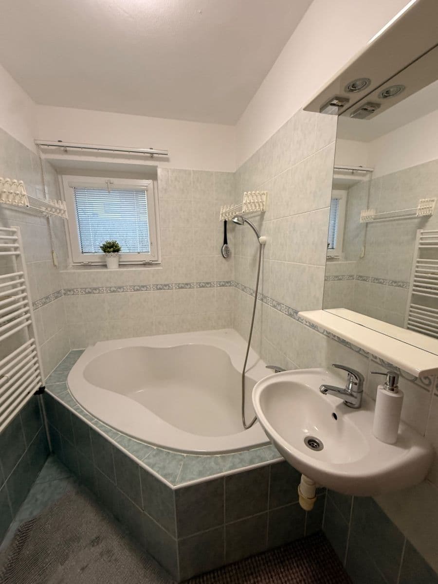 Pronájem bytu 2+1 65 m², Pod Štandlem, Frýdek-Místek, Moravskoslezský kraj Pronájem bytu 2+1 65 m², Pod Štandlem, Frýdek-Místek, Moravskoslezský kraj