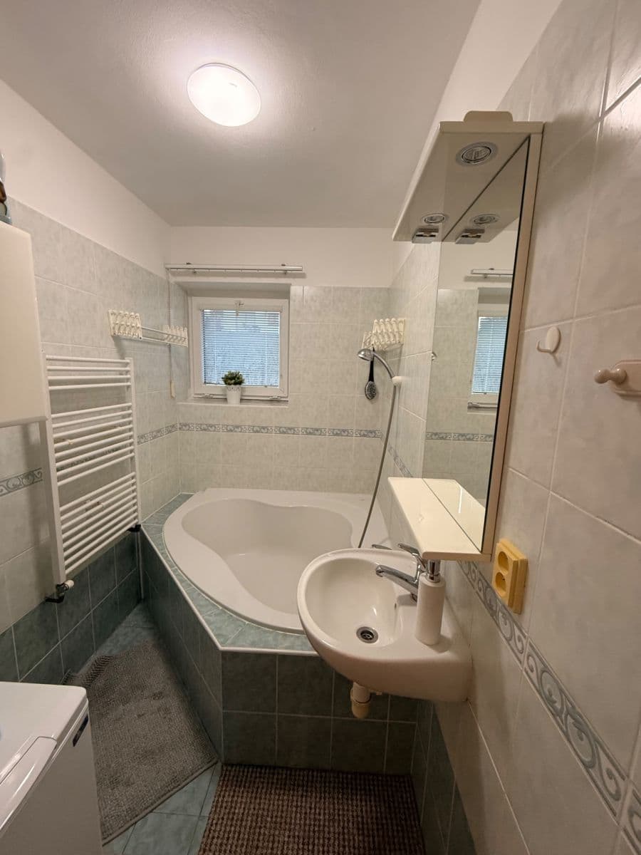 Pronájem bytu 2+1 65 m², Pod Štandlem, Frýdek-Místek, Moravskoslezský kraj Pronájem bytu 2+1 65 m², Pod Štandlem, Frýdek-Místek, Moravskoslezský kraj