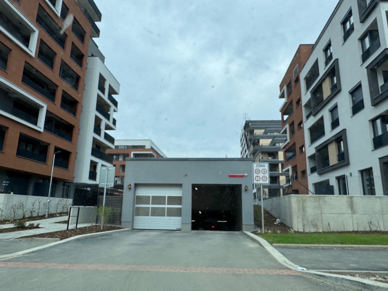 Pronájem garáže 15 m², Praha, Praha Pronájem garáže 15 m², Praha, Praha