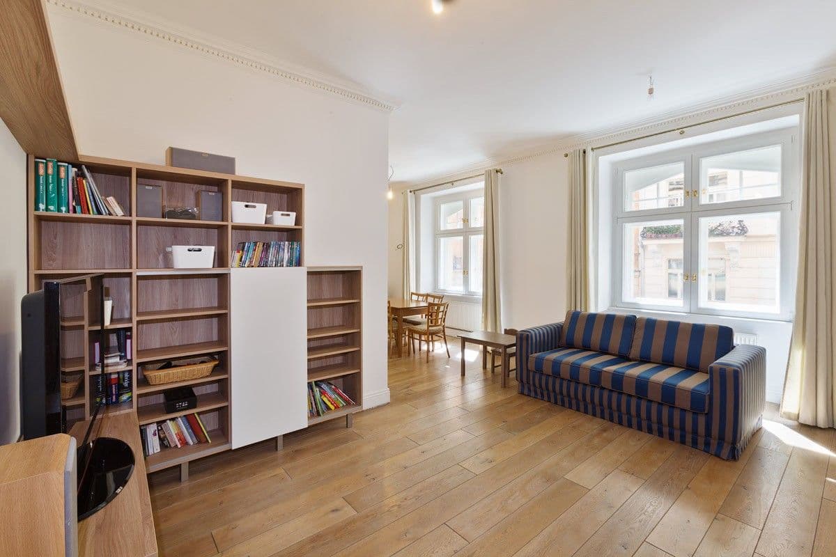 Pronájem bytu 2+kk 70 m², Bulharská, Praha, Praha Pronájem bytu 2+kk 70 m², Bulharská, Praha, Praha