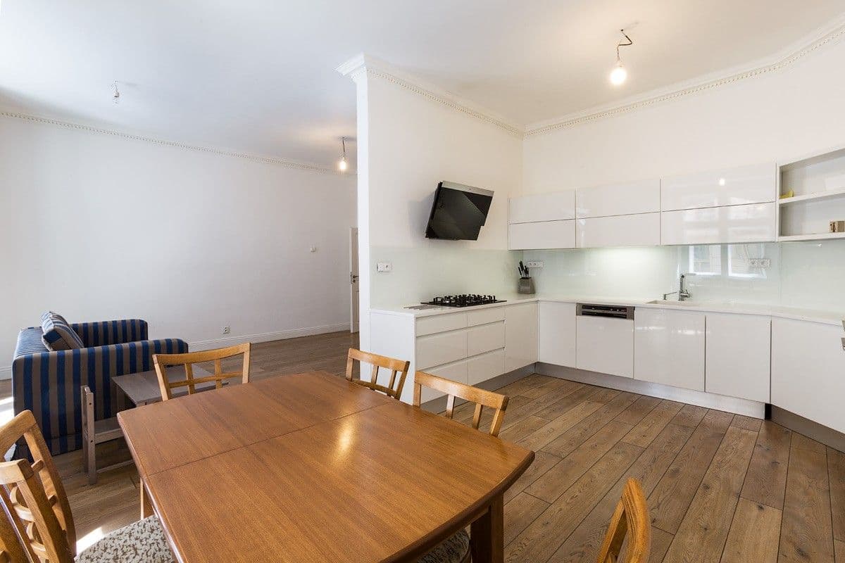 Pronájem bytu 2+kk 70 m², Bulharská, Praha, Praha Pronájem bytu 2+kk 70 m², Bulharská, Praha, Praha