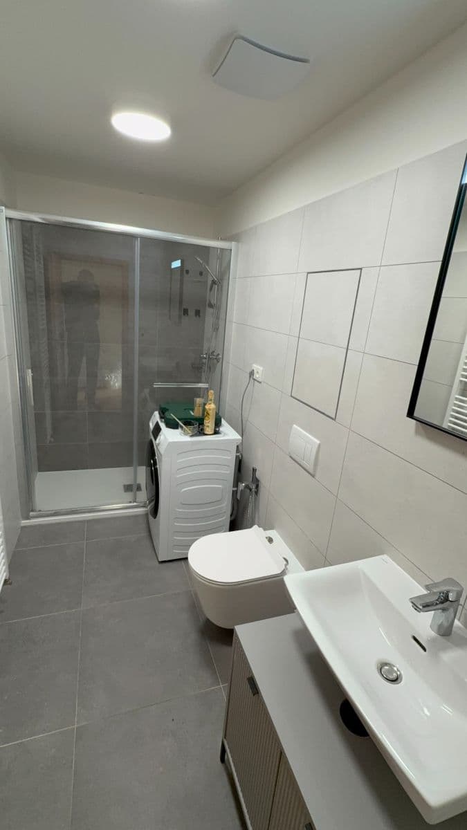 Pronájem bytu Garsoniéra 30 m², 102. pluku, Benešov, Středočeský kraj Pronájem bytu Garsoniéra 30 m², 102. pluku, Benešov, Středočeský kraj