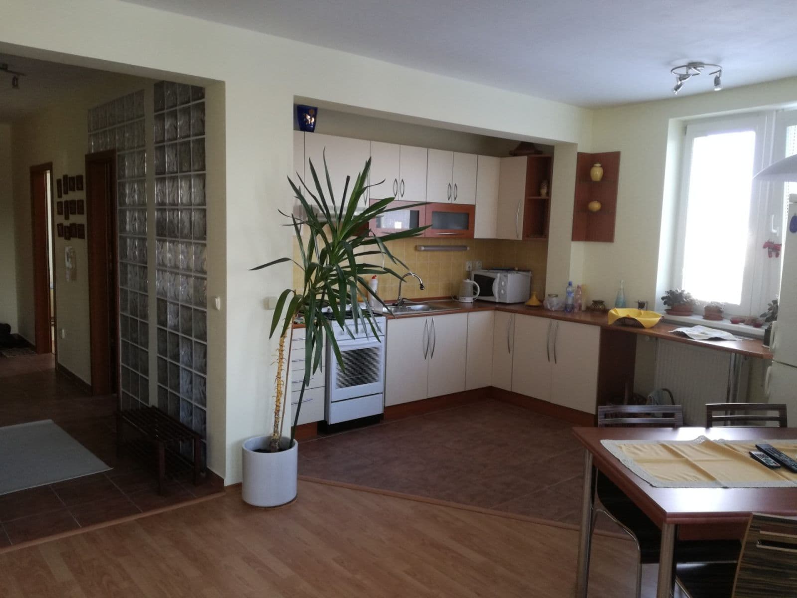 Pronájem bytu 2+1 72 m², Nejedlého, Dúbravka, Bratislavský kraj Pronájem bytu 2+1 72 m², Nejedlého, Dúbravka, Bratislavský kraj