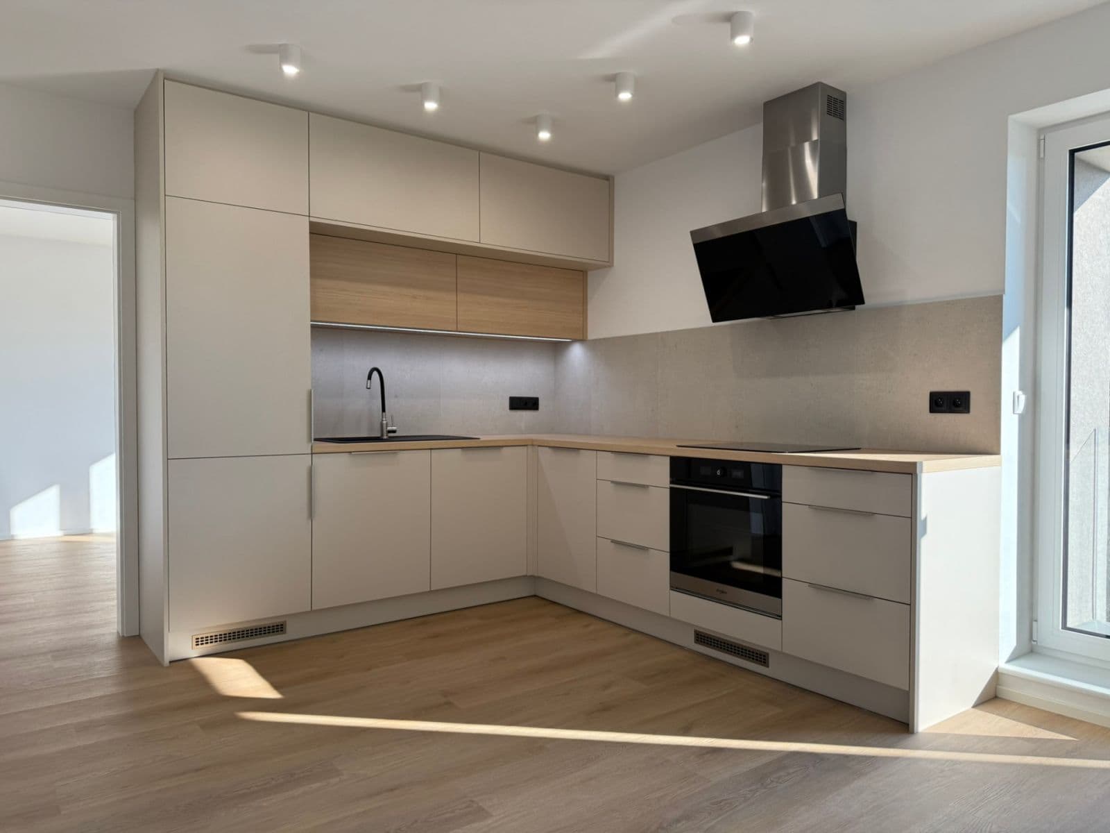 Pronájem bytu 3+kk 60 m², U Cihelny, Unhošť, Středočeský kraj Pronájem bytu 3+kk 60 m², U Cihelny, Unhošť, Středočeský kraj