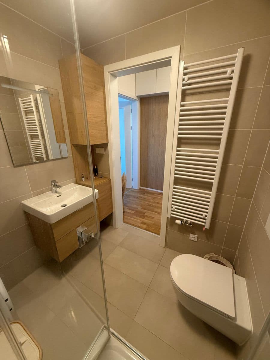 Pronájem bytu 1+kk 32 m², Fafkových, Praha, Praha Pronájem bytu 1+kk 32 m², Fafkových, Praha, Praha