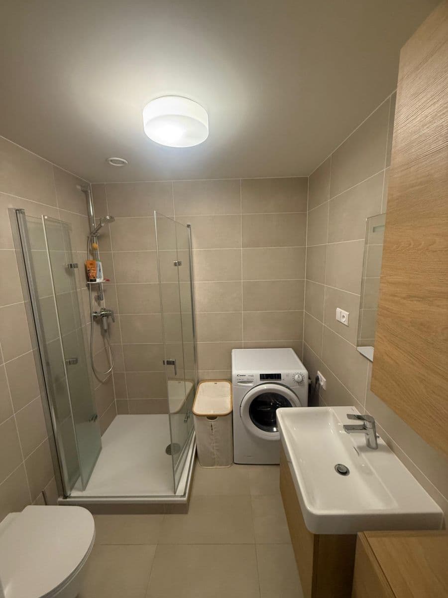 Pronájem bytu 1+kk 32 m², Fafkových, Praha, Praha Pronájem bytu 1+kk 32 m², Fafkových, Praha, Praha