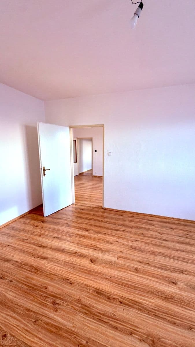 Prodej bytu 3+1 78 m², Ľudovíta Okánika, Nitra, Nitriansky kraj Prodej bytu 3+1 78 m², Ľudovíta Okánika, Nitra, Nitriansky kraj