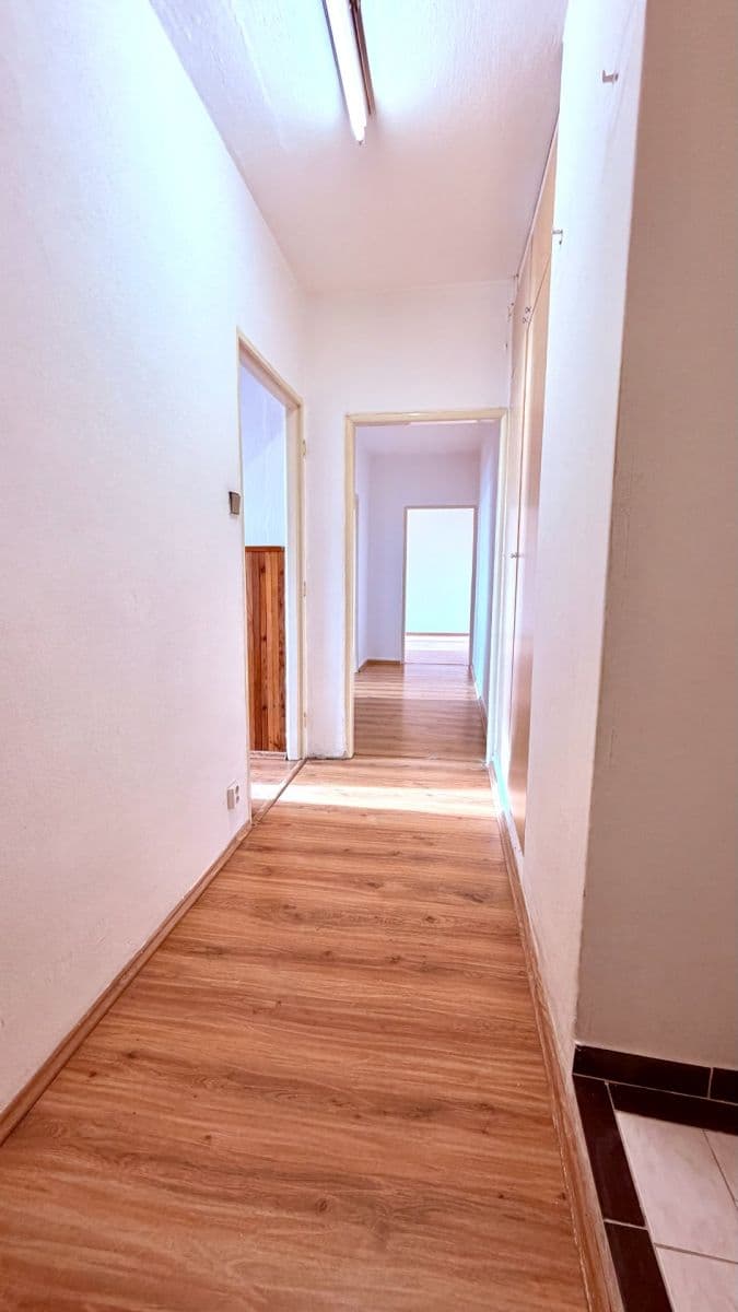 Prodej bytu 3+1 78 m², Ľudovíta Okánika, Nitra, Nitriansky kraj Prodej bytu 3+1 78 m², Ľudovíta Okánika, Nitra, Nitriansky kraj