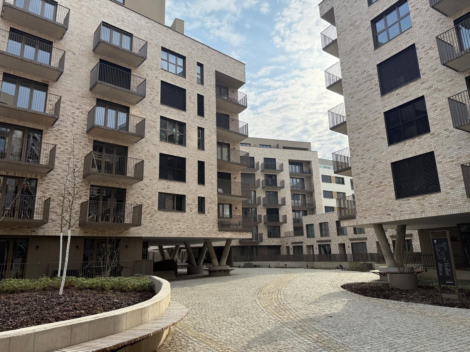 Pronájem bytu 1+kk 35 m², Bratislavská, Brno, Jihomoravský kraj Pronájem bytu 1+kk 35 m², Bratislavská, Brno, Jihomoravský kraj