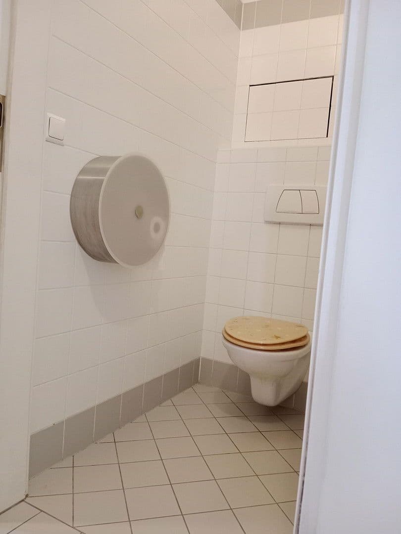 Pronájem bytu 3+1 56 m², Reinprechtsdorferstr.63, Wien, Wien Pronájem bytu 3+1 56 m², Reinprechtsdorferstr.63, Wien, Wien