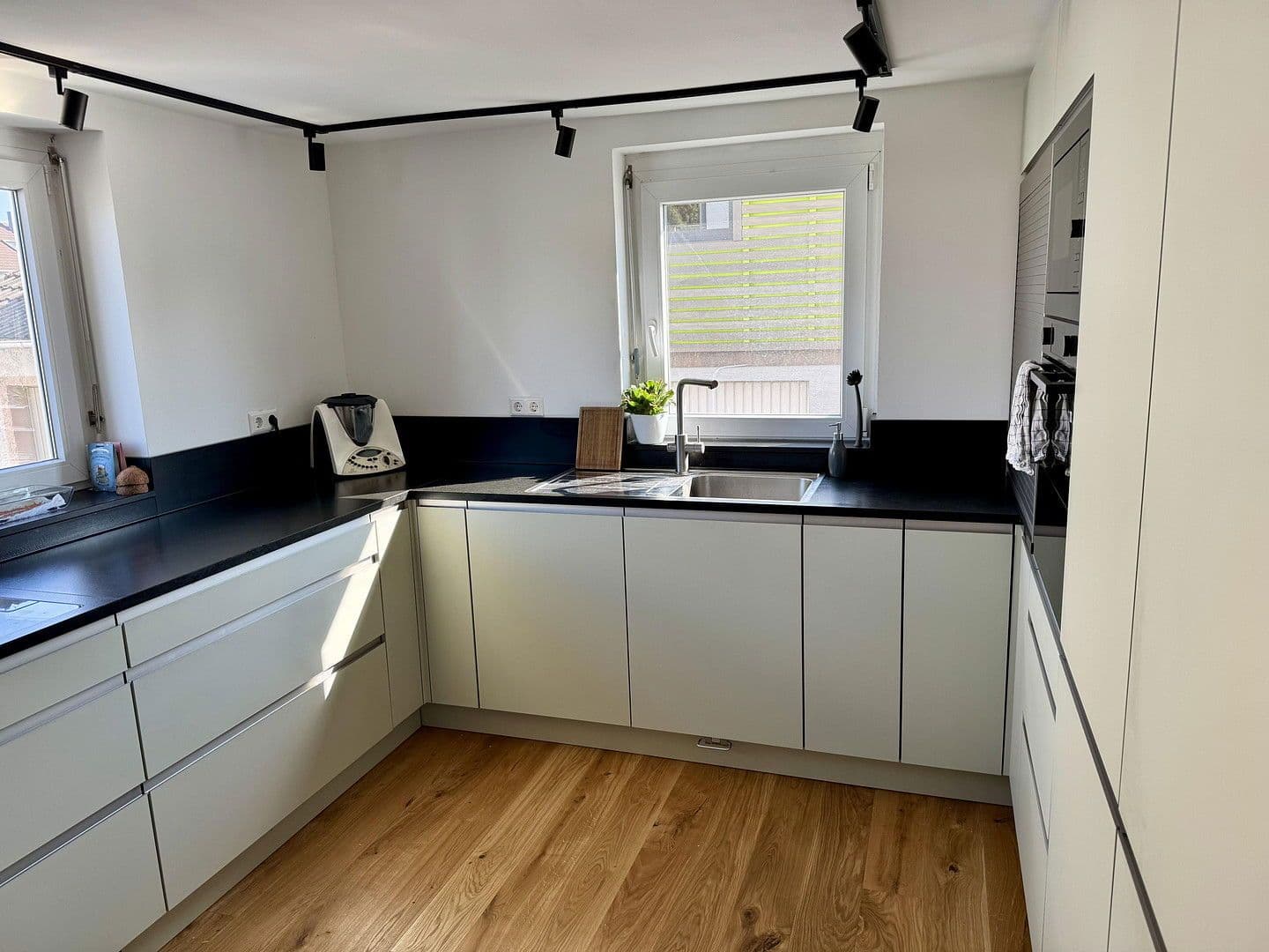 Prodej domu 180 m², pozemek 698 m², Merkurstraße 28, Muggensturm, Bádensko-Württembersko Prodej domu 180 m², pozemek 698 m², Merkurstraße 28, Muggensturm, Bádensko-Württembersko