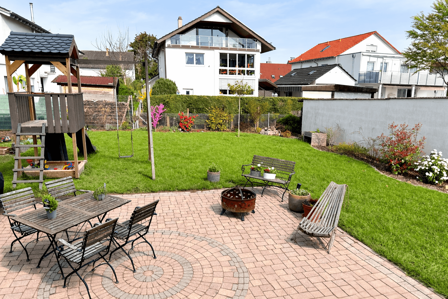 Prodej domu 180 m², pozemek 698 m², Merkurstraße 28, Muggensturm, Bádensko-Württembersko Prodej domu 180 m², pozemek 698 m², Merkurstraße 28, Muggensturm, Bádensko-Württembersko