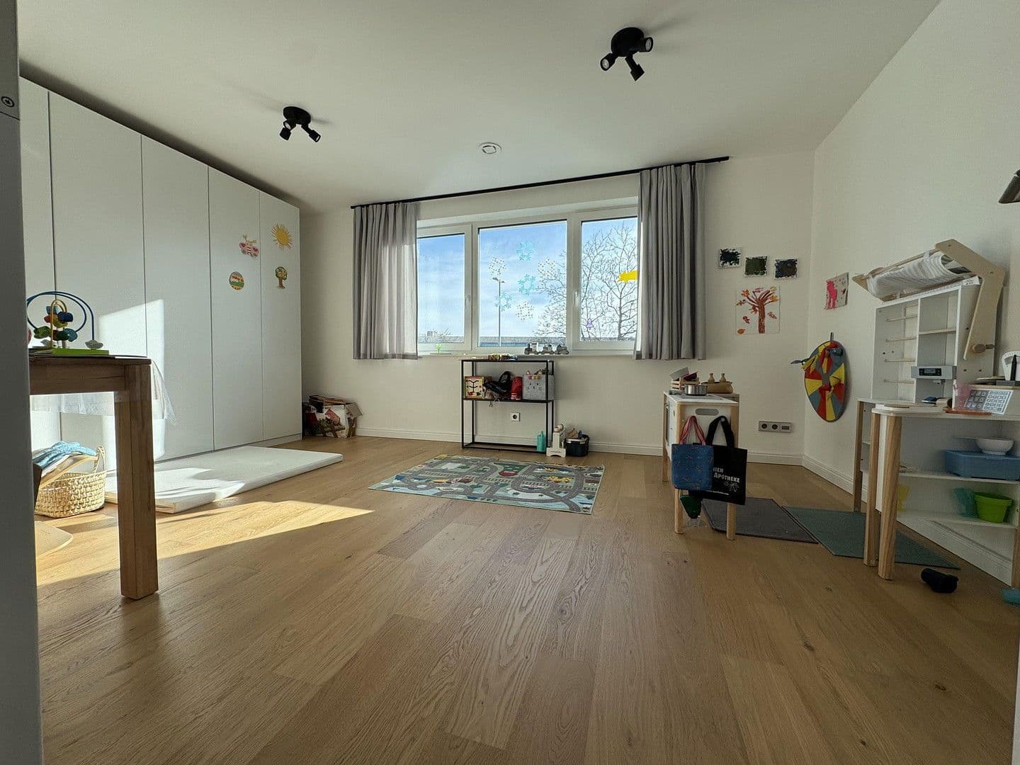 Pronájem domu 226 m², pozemek 540 m², Renningen, Bádensko-Württembersko Pronájem domu 226 m², pozemek 540 m², Renningen, Bádensko-Württembersko