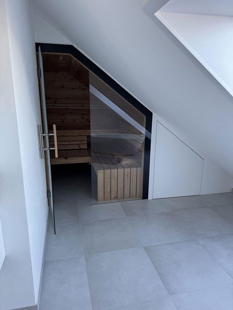 Pronájem domu 226 m², pozemek 540 m², Renningen, Bádensko-Württembersko Pronájem domu 226 m², pozemek 540 m², Renningen, Bádensko-Württembersko