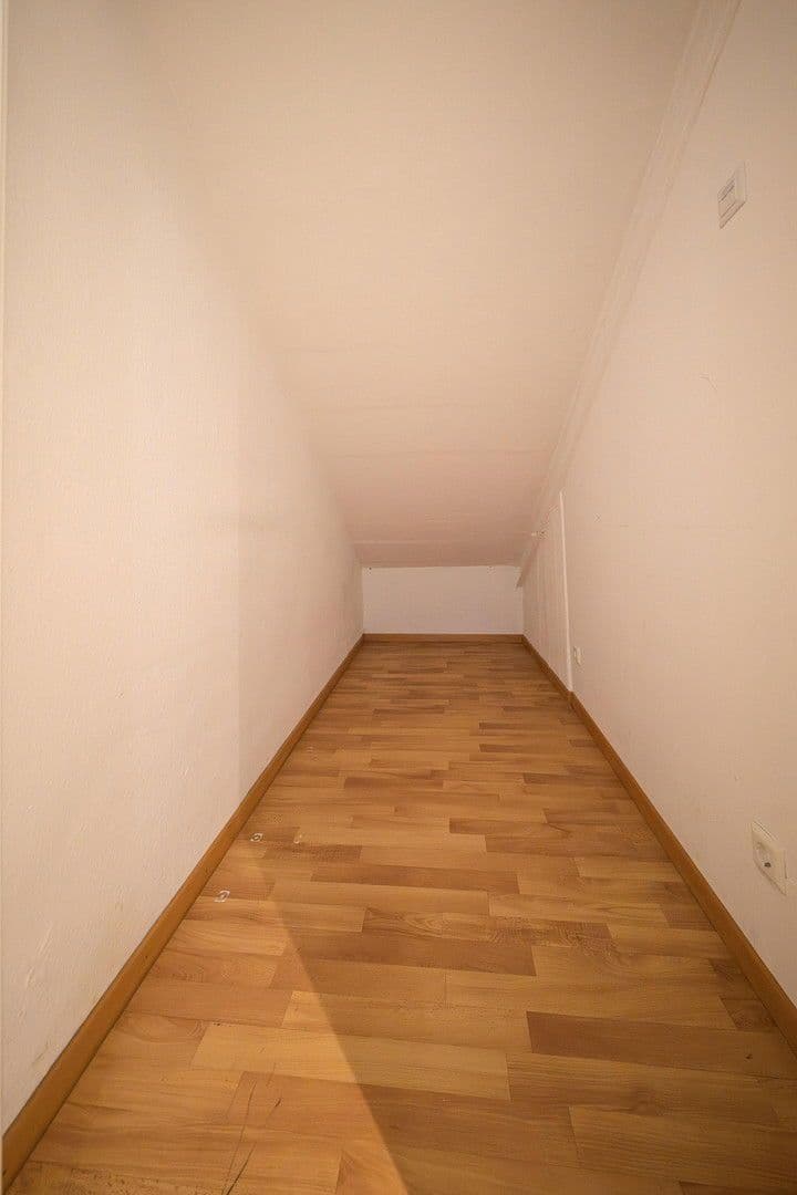 Prodej bytu 3+1 68 m², Mönchhaldenstr 105, Stuttgart, Bádensko-Württembersko Prodej bytu 3+1 68 m², Mönchhaldenstr 105, Stuttgart, Bádensko-Württembersko
